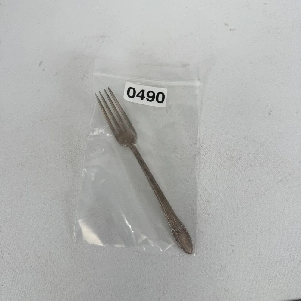 1847 Rogers Bros FIRST LOVE (IS) Silverplate Fork 6 1/4